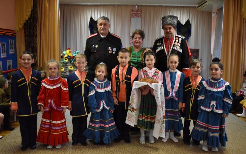 Торжественная церемония посвящения детей в казачата